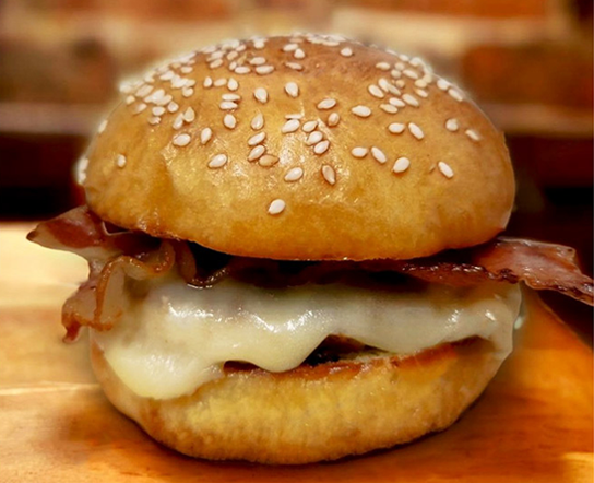 Slider au porc au fromage et au bacon