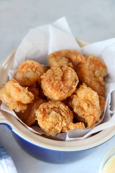 Gamberetti fritti in pastella croccanti